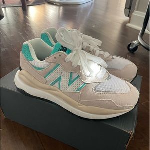 Womens New Balance 5740